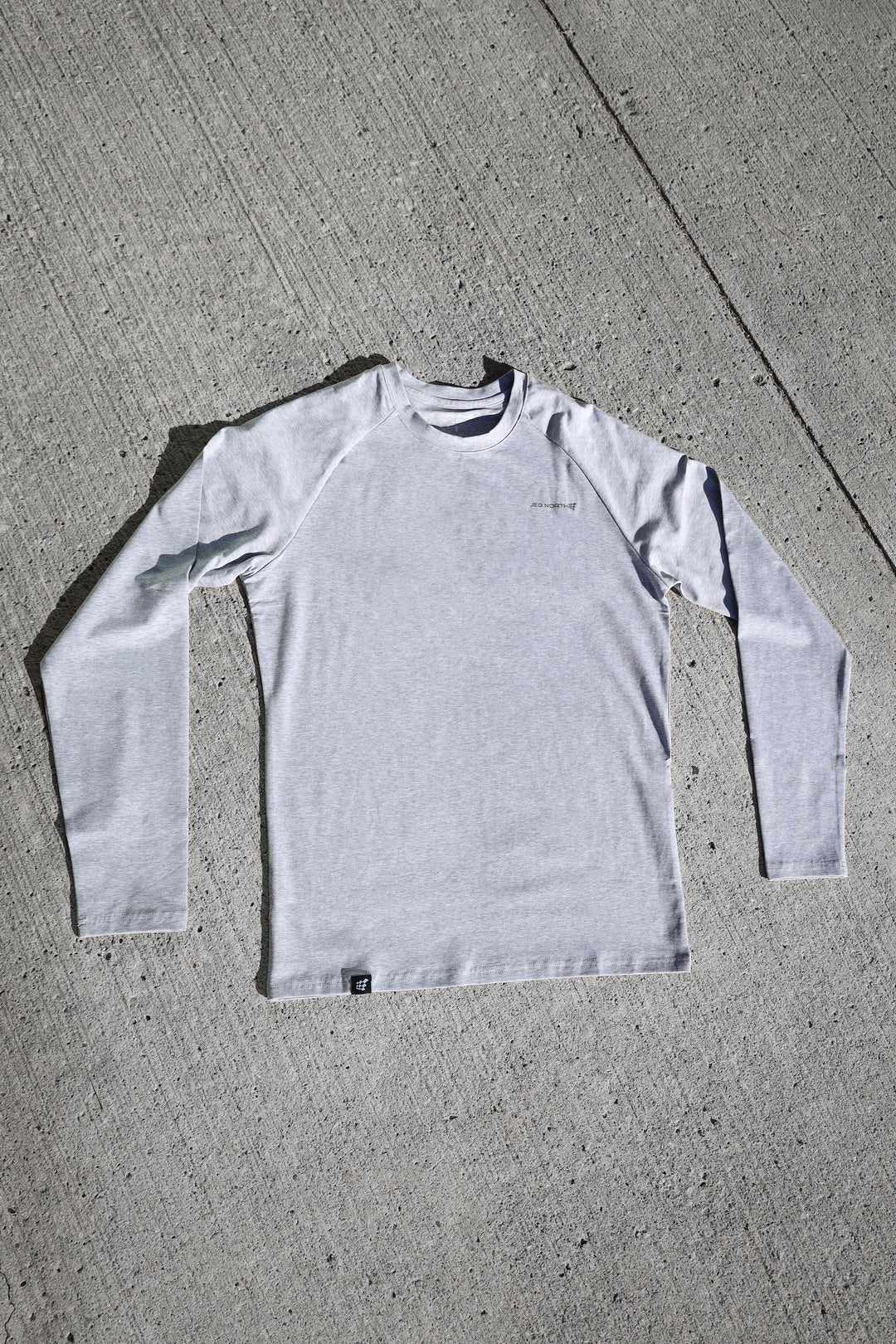 Titan Muscle-Fit Long Sleeve T-Shirt - Platinum