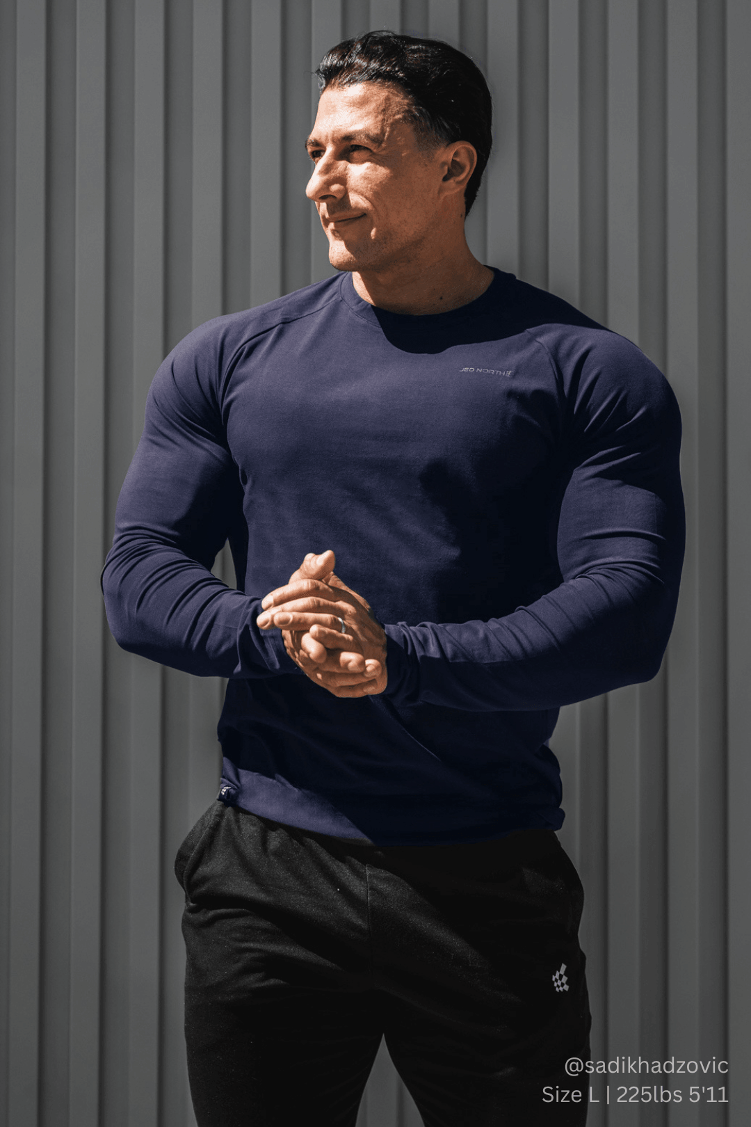 Titan Muscle-Fit Long Sleeve T-Shirt - Navy